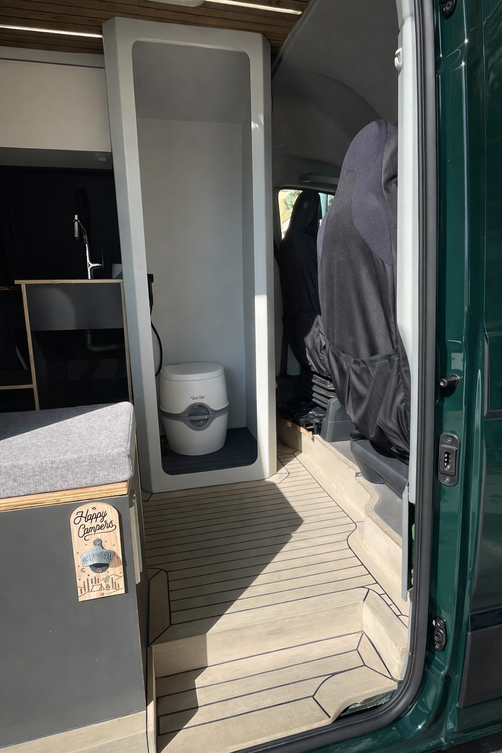Equipamiento Kgen Van